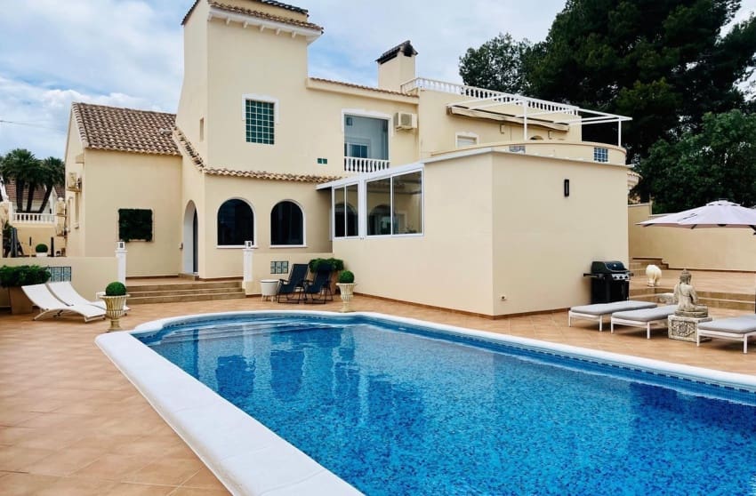 4 chambre Villa/Maison à vendre à San Miguel de Salinas avec piscine - 799 000 € (Ref: 10027631)