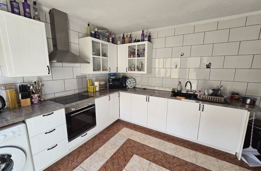 6 makuuhuone Huvila myytävänä paikassa Sax mukana uima-altaan - 275 000 € (Ref: 10027633)