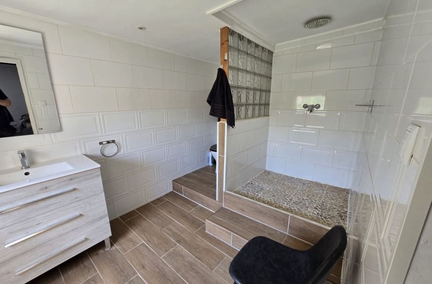 6 makuuhuone Huvila myytävänä paikassa Sax mukana uima-altaan - 275 000 € (Ref: 10027633)