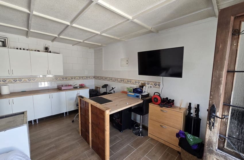 6 makuuhuone Huvila myytävänä paikassa Sax mukana uima-altaan - 275 000 € (Ref: 10027633)