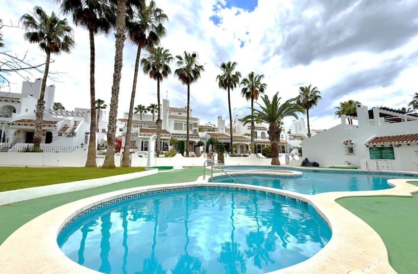3 sovrum Hus till salu i Villamartin med pool - 265 000 € (Ref: 10027634)