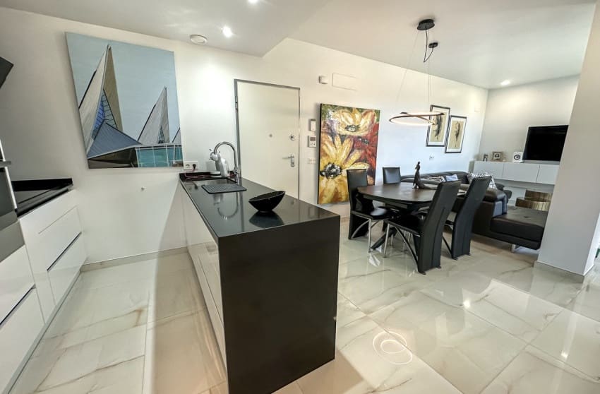 3 bedroom Penthouse for sale in Torrevieja with pool - € 285,000 (Ref: 10027635)