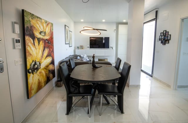 3 bedroom Penthouse for sale in Torrevieja with pool - € 285,000 (Ref: 10027635)