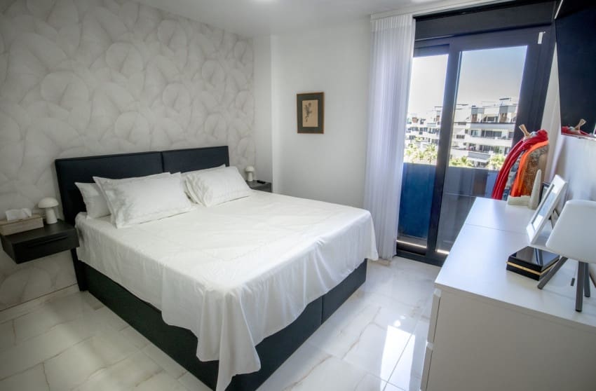 3 bedroom Penthouse for sale in Torrevieja with pool - € 285,000 (Ref: 10027635)