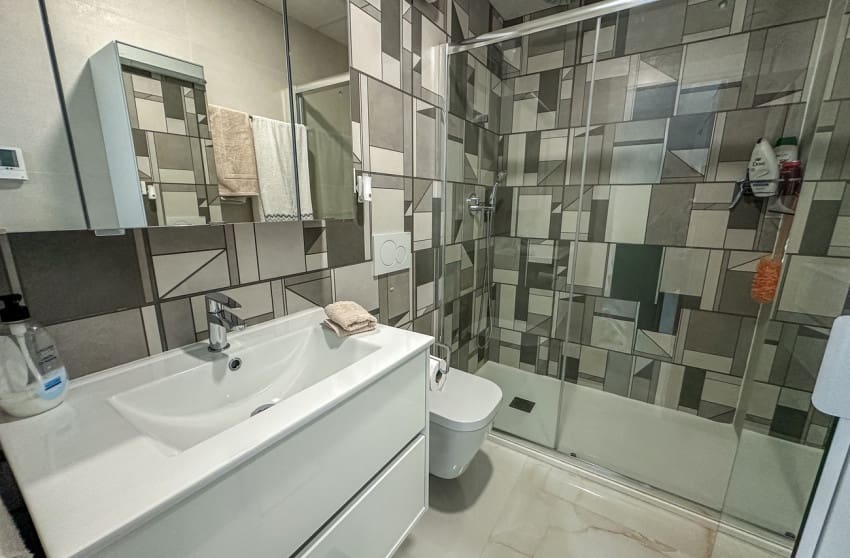 3 bedroom Penthouse for sale in Torrevieja with pool - € 285,000 (Ref: 10027635)