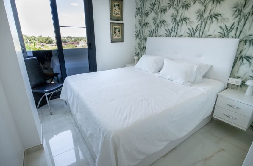 3 bedroom Penthouse for sale in Torrevieja with pool - € 285,000 (Ref: 10027635)