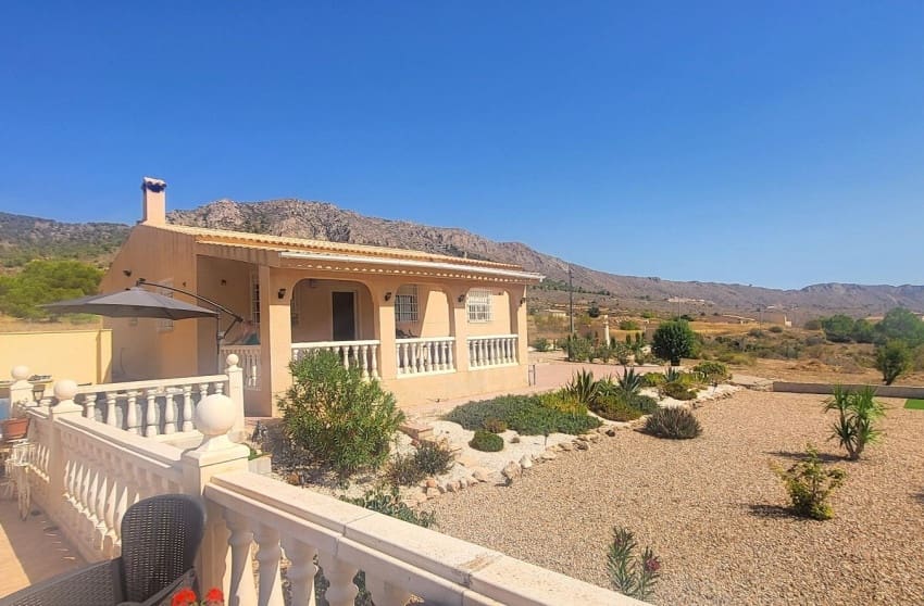 Chalet de 3 habitaciones en La Romana en venta con piscina garaje - 289.999 € (Ref: 10088770)