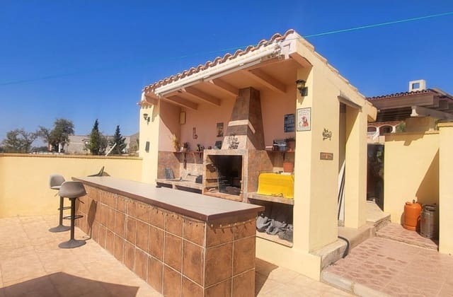 Chalet de 3 habitaciones en La Romana en venta con piscina garaje - 289.999 € (Ref: 10088770)
