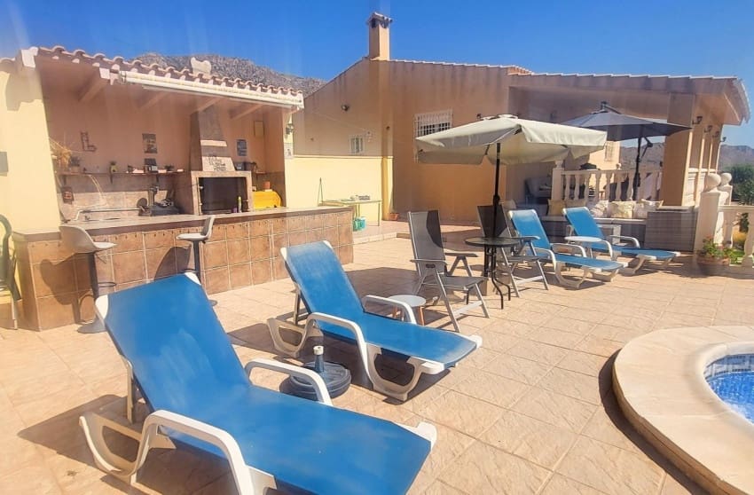 Chalet de 3 habitaciones en La Romana en venta con piscina garaje - 289.999 € (Ref: 10088770)
