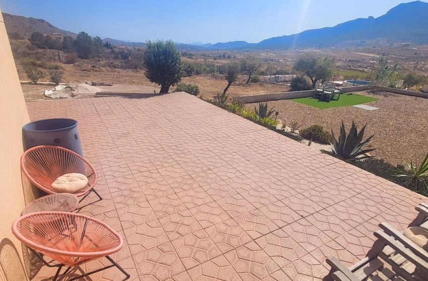 Chalet de 3 habitaciones en La Romana en venta con piscina garaje - 289.999 € (Ref: 10088770)