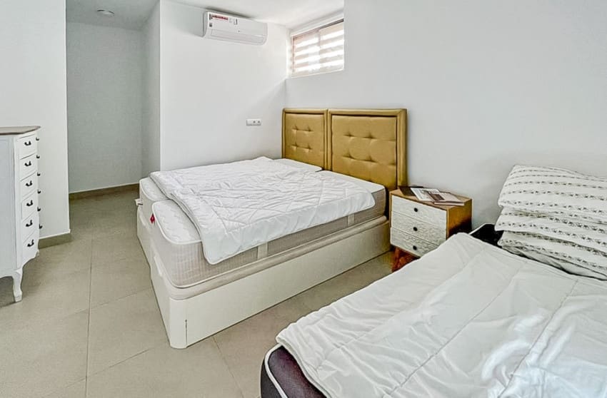 4 Zimmer Villa zu verkaufen in Montebello mit Pool Garage - 580.000 € (Ref: 10088773)