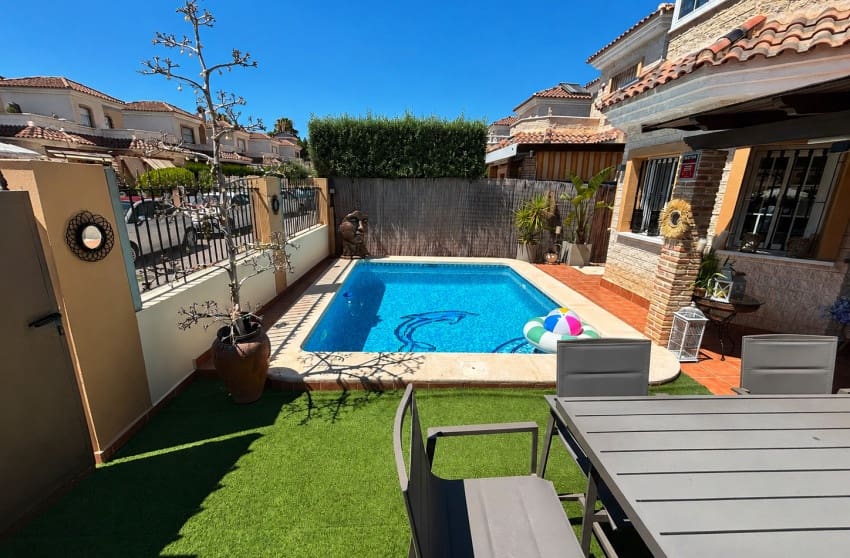 2 bedroom Villa for sale in El Raso with pool - € 299,500 (Ref: 10088775)