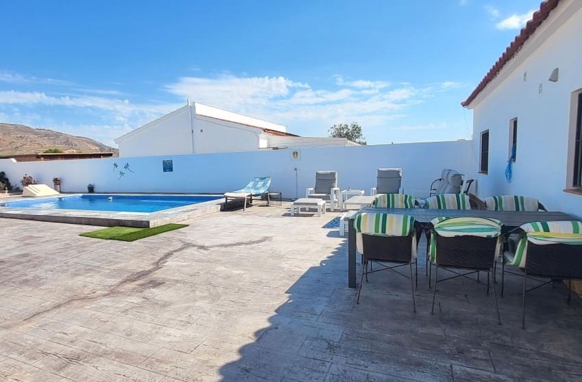 3 chambre Villa/Maison à vendre à Caudete avec piscine - 229 995 € (Ref: 10088776)