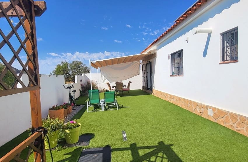 3 chambre Villa/Maison à vendre à Caudete avec piscine - 229 995 € (Ref: 10088776)