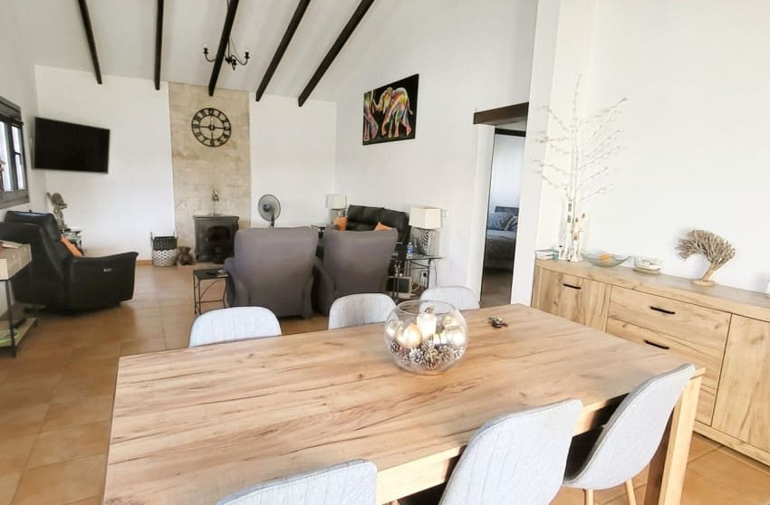 3 chambre Villa/Maison à vendre à Caudete avec piscine - 229 995 € (Ref: 10088776)