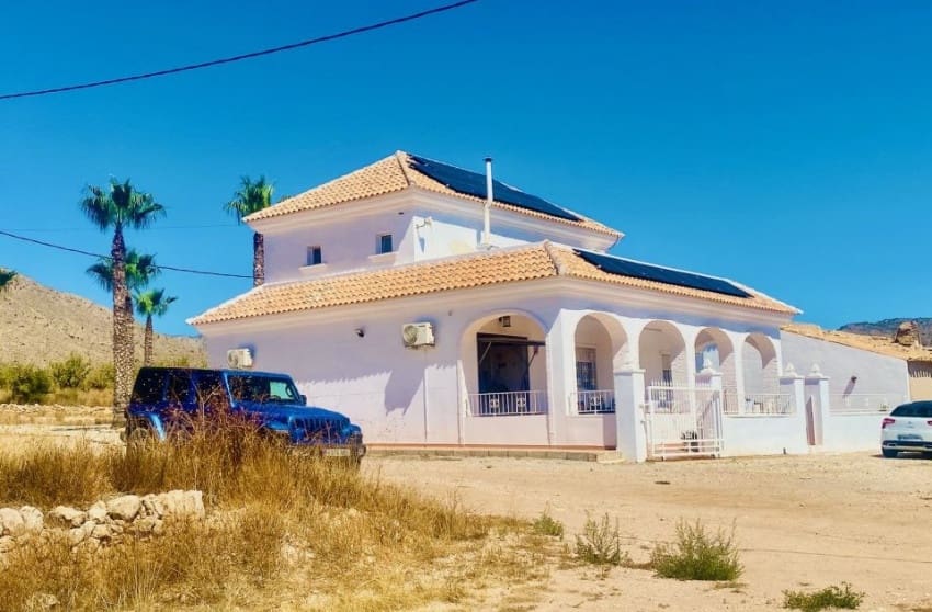 3 sypialnia Willa na sprzedaż w Macisvenda z basenem garażem - 284 500 € (Ref: 10091355)