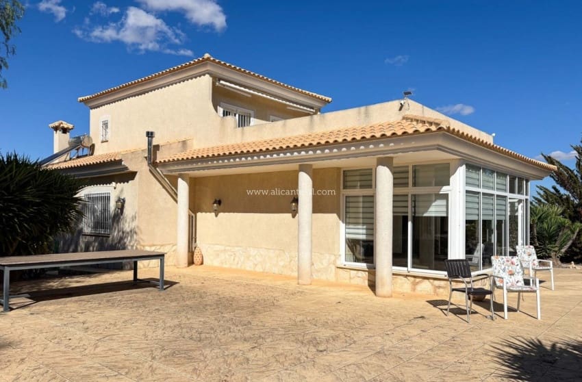 3 soveværelse Villa til salg i Hondon de las Nieves med swimmingpool garage - € 449.950 (Ref: 10091357)