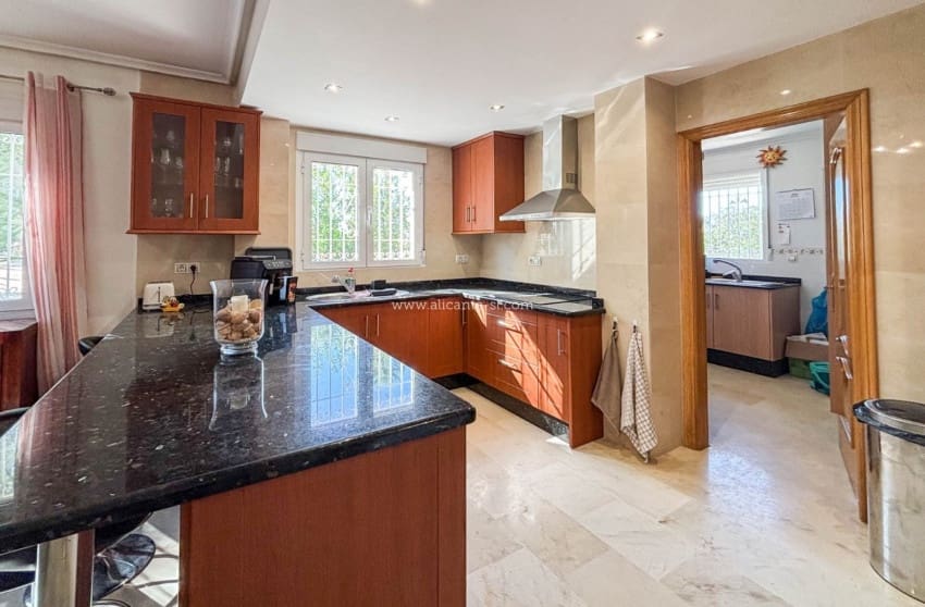 3 soveværelse Villa til salg i Hondon de las Nieves med swimmingpool garage - € 449.950 (Ref: 10091357)