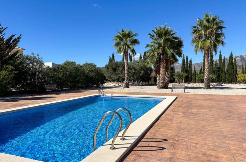3 soveværelse Villa til salg i Hondon de las Nieves med swimmingpool garage - € 449.950 (Ref: 10091357)