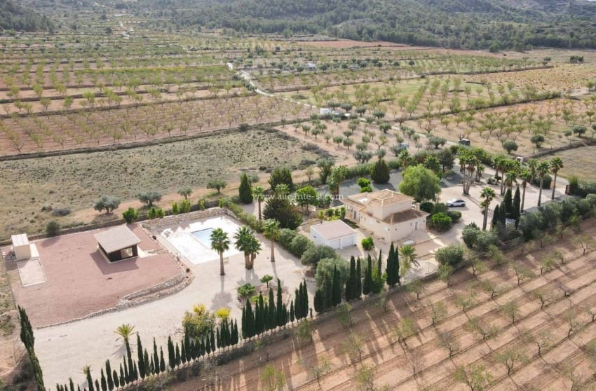3 soveværelse Villa til salg i Hondon de las Nieves med swimmingpool garage - € 449.950 (Ref: 10091357)