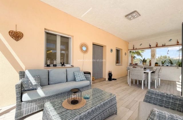 3 soveværelse Villa til salg i Hondón de las Nieves med swimmingpool garage - € 334.950 (Ref: 10091359)