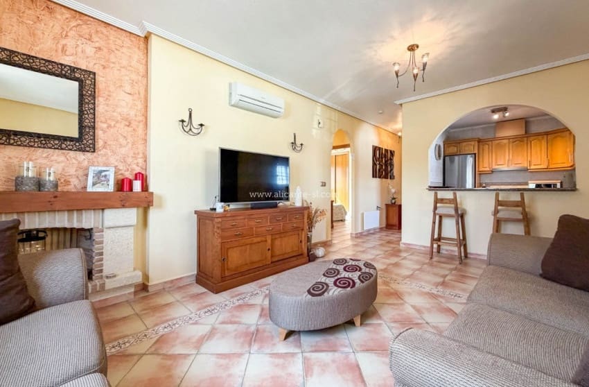 Chalet de 3 habitaciones en Hondón de las Nieves en venta con piscina garaje - 279.950 € (Ref: 10091360)