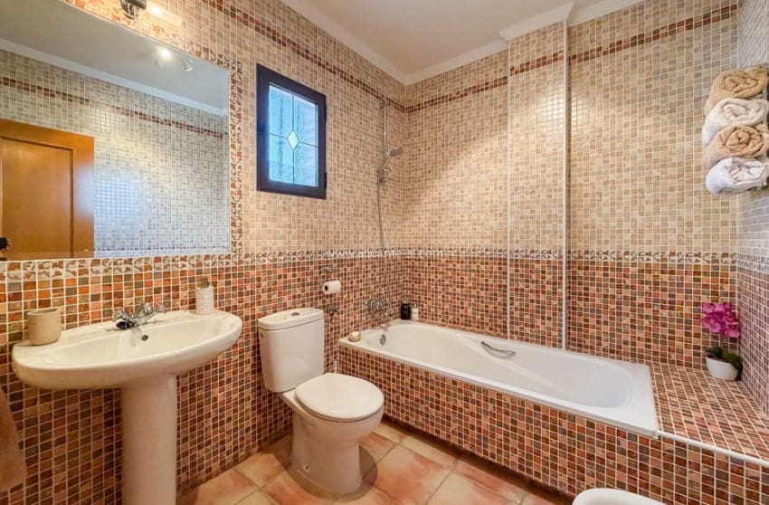 Chalet de 3 habitaciones en Hondón de las Nieves en venta con piscina garaje - 279.950 € (Ref: 10091360)