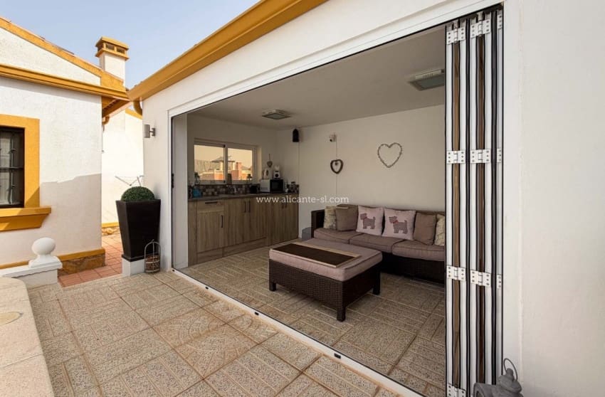 Chalet de 3 habitaciones en Hondón de las Nieves en venta con piscina garaje - 279.950 € (Ref: 10091360)