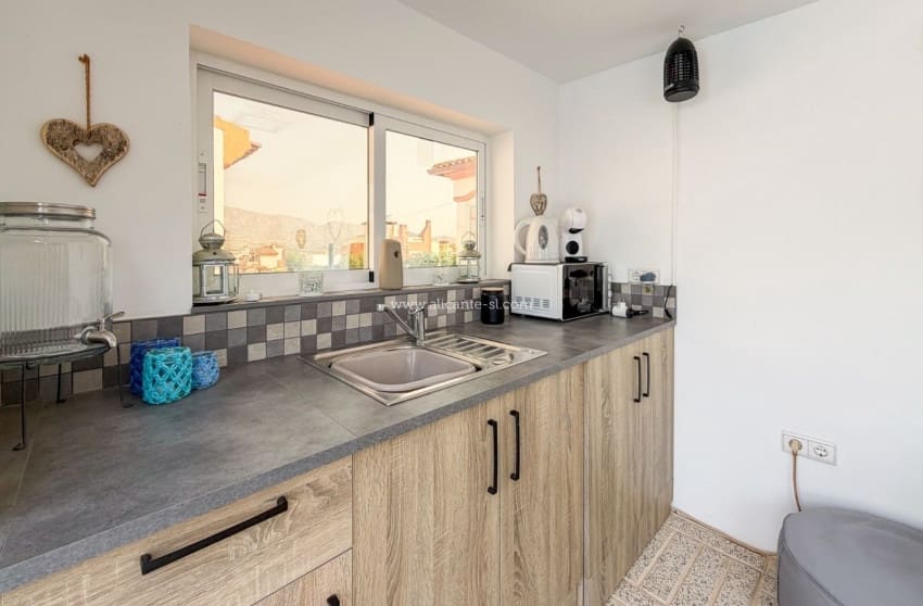 Chalet de 3 habitaciones en Hondón de las Nieves en venta con piscina garaje - 279.950 € (Ref: 10091360)