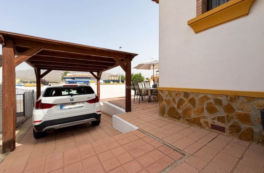 Chalet de 3 habitaciones en Hondón de las Nieves en venta con piscina garaje - 279.950 € (Ref: 10091360)