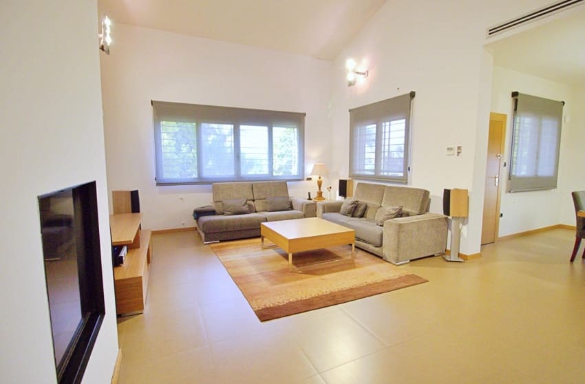4 bedroom Villa for sale in Elche / Elx with pool - € 814,800 (Ref: 10171765)