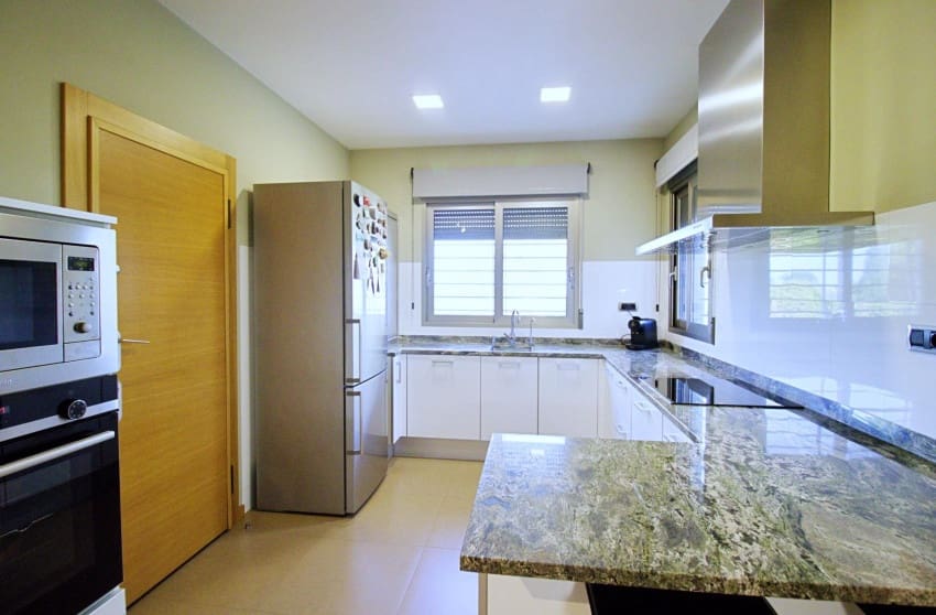 4 bedroom Villa for sale in Elche / Elx with pool - € 814,800 (Ref: 10171765)