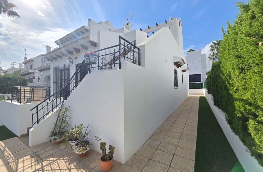 2 soverom Hus til salgs i Villamartin med svømmebasseng - € 210 000 (Ref: 10171769)