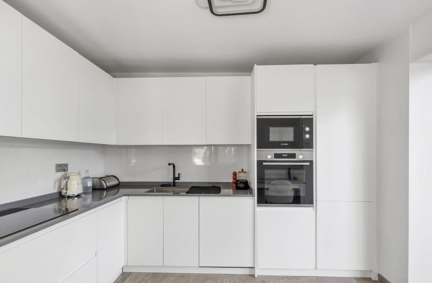 6 soverom Villa til salgs i Torrevieja med svømmebasseng garasje - € 849 000 (Ref: 10171773)