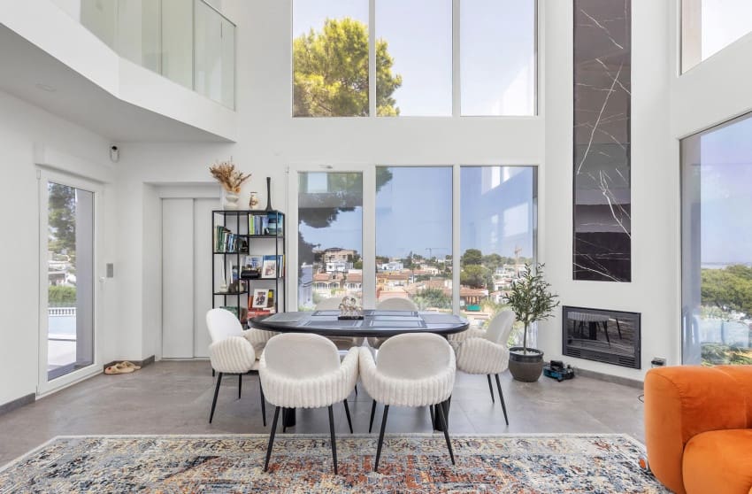 6 soverom Villa til salgs i Torrevieja med svømmebasseng garasje - € 849 000 (Ref: 10171773)
