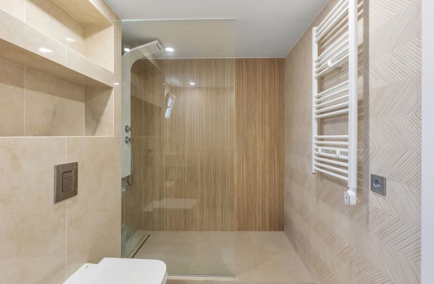 6 soverom Villa til salgs i Torrevieja med svømmebasseng garasje - € 849 000 (Ref: 10171773)