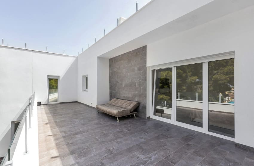 6 soverom Villa til salgs i Torrevieja med svømmebasseng garasje - € 849 000 (Ref: 10171773)