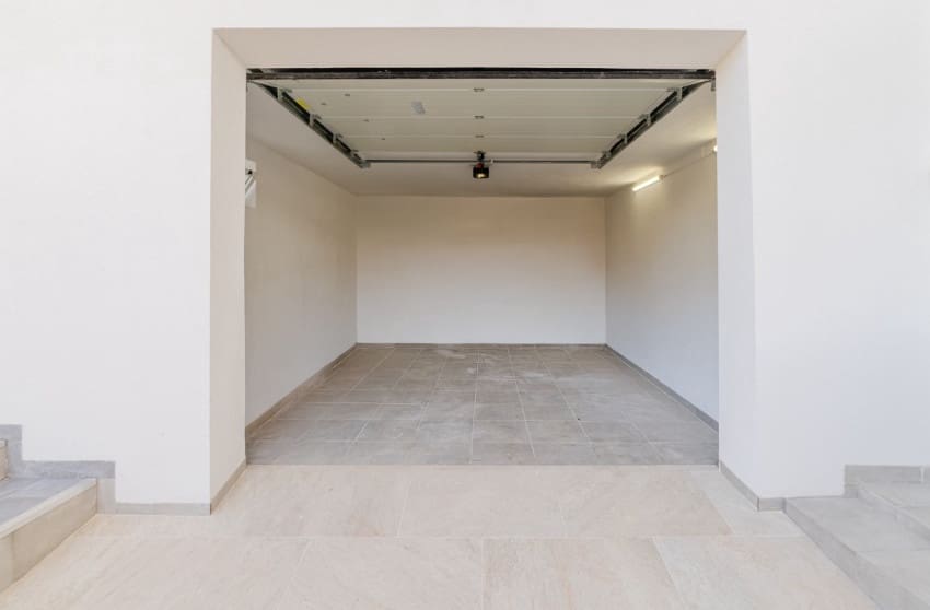 6 soverom Villa til salgs i Torrevieja med svømmebasseng garasje - € 849 000 (Ref: 10171773)