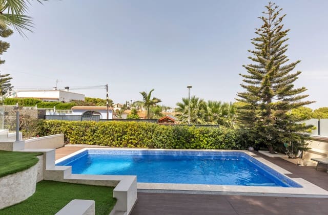 6 soverom Villa til salgs i Los Balcones - Los Altos, Torrevieja med svømmebasseng garasje - € 849 000 (Ref: 10171773)
