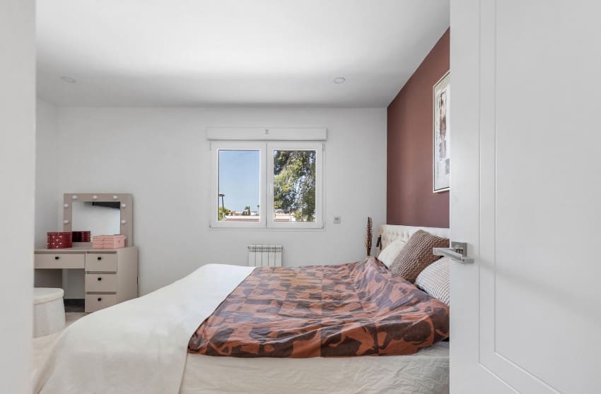 6 soverom Villa til salgs i Torrevieja med svømmebasseng garasje - € 849 000 (Ref: 10171773)