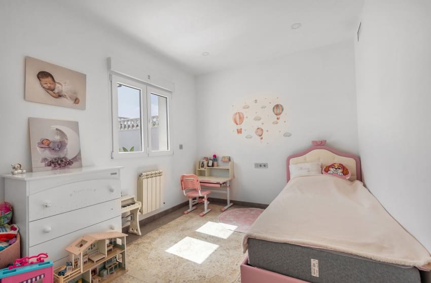 6 soverom Villa til salgs i Torrevieja med svømmebasseng garasje - € 849 000 (Ref: 10171773)