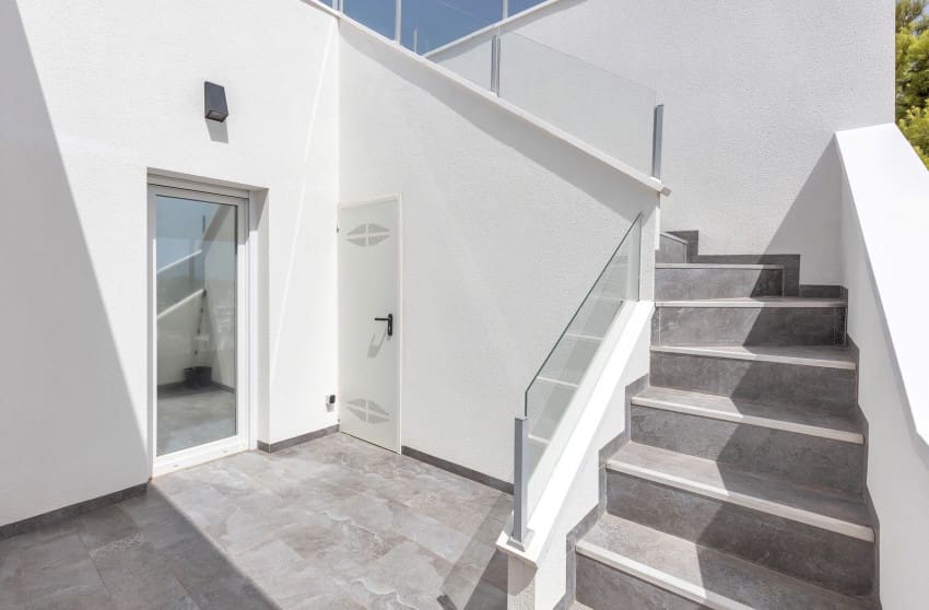 6 soverom Villa til salgs i Torrevieja med svømmebasseng garasje - € 849 000 (Ref: 10171773)