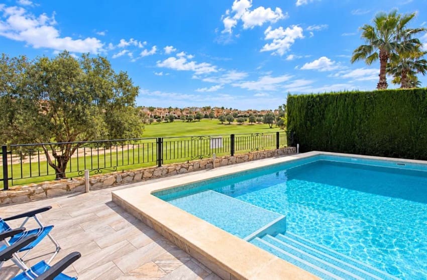 3 bedroom Villa for sale in Algorfa with pool garage - € 479,000 (Ref: 10171774)