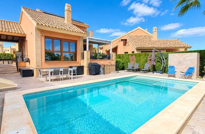 3 bedroom Villa for sale in Algorfa with pool garage - € 479,000 (Ref: 10171774)