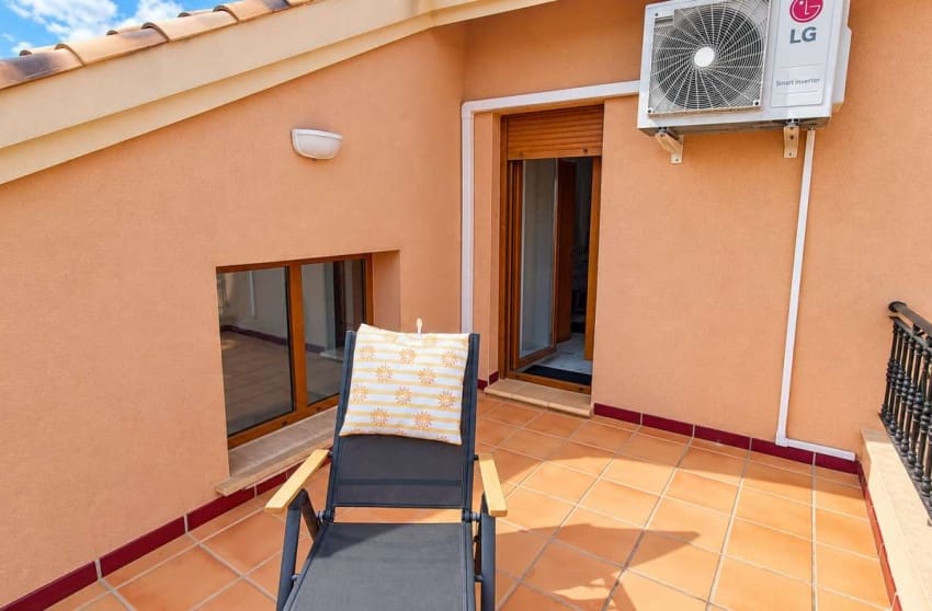 3 bedroom Villa for sale in Algorfa with pool garage - € 479,000 (Ref: 10171774)