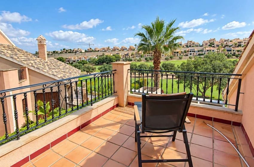 3 bedroom Villa for sale in Algorfa with pool garage - € 479,000 (Ref: 10171774)