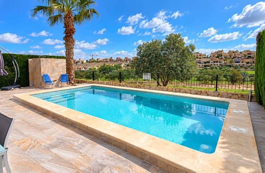 3 bedroom Villa for sale in Algorfa with pool garage - € 479,000 (Ref: 10171774)