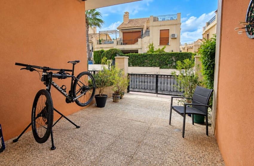 3 bedroom Villa for sale in Algorfa with pool garage - € 479,000 (Ref: 10171774)