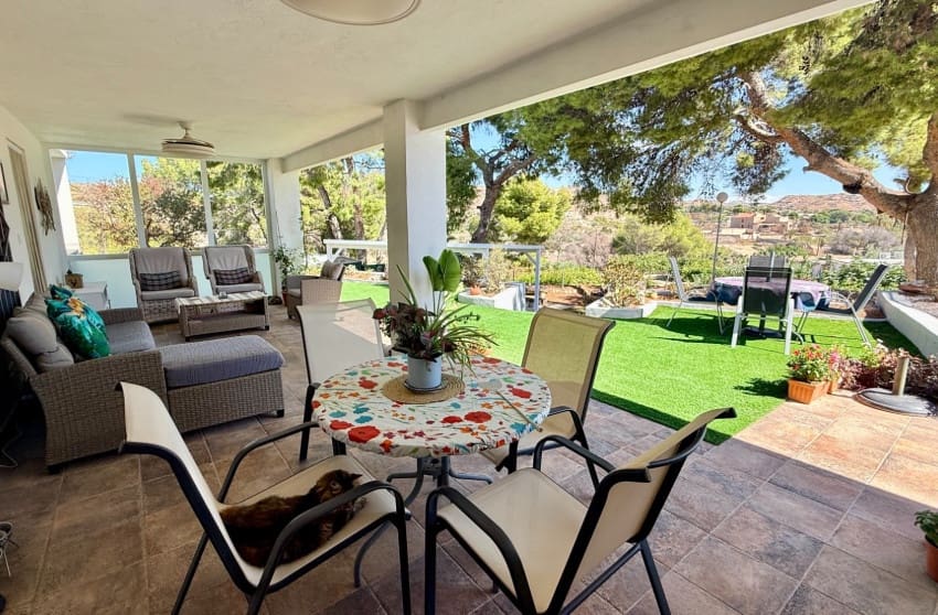 4 bedroom Villa for sale in Elche / Elx with pool garage - € 339,950 (Ref: 10171776)