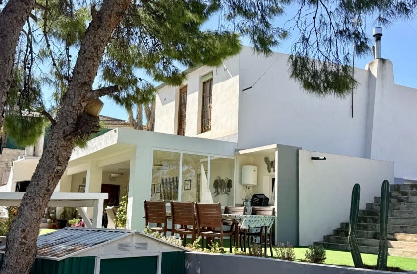 4 bedroom Villa for sale in Elche / Elx with pool garage - € 339,950 (Ref: 10171776)
